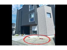 シャイン 四日市(Shine)の雰囲気（店舗前に駐車場２台あり＊満席の場合はスタッフまで）