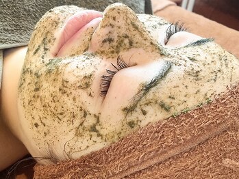 レフアの写真/【至近距離でも負けない素肌】剥けない国産ハーブ&リフトUPマシンで、春前の肌を徹底改善。毛穴レスケア!!