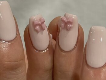 スー 表参道店(Su___)の写真/シンプルだけど少しエッジの効いたお洒落なカラーリングはSu＿＿＿にお任せ下さい♪オフィスネイルにも◎