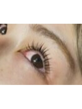 ナチュラル上品な目元にしたい