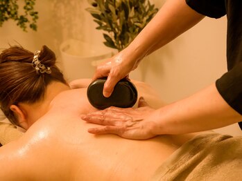 ニコ(Nico.)/ホットストーンで、温まります♪