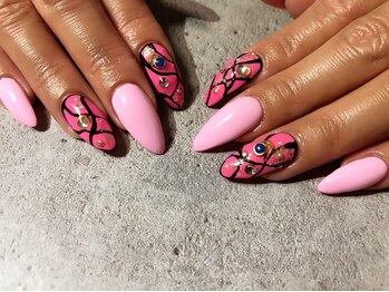 個性派ガーリーネイル