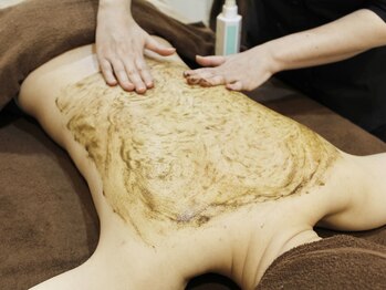 ラスター(Luster)/背中ハーブピーリング