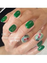 ジェルメ(germer)/グリーンに手描き金魚ネイル！