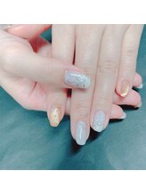 リマ(Lima)/秋のマグネットネイル