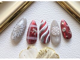 大人の華やかクリスマスネイル