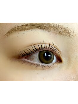 ナチュラル上品な目元にしたい