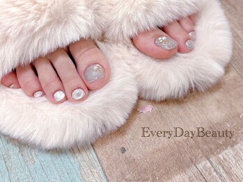 シルバーマグのフットネイル