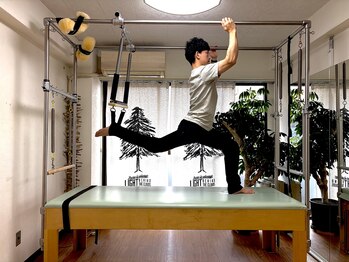 ライフ ピラティス スタジオ(LIFE Pilates Studio)/前足の強化と骨盤回旋