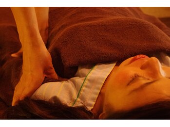 リフレーテ 道玄坂店/脇の下も揉みほぐし