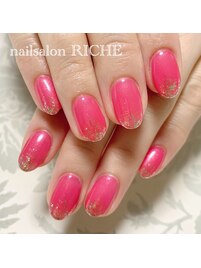 ビビットピンクネイル