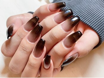 アトリエ ラビータ(atelier la vita)/スカルプ黒グラデーションネイル