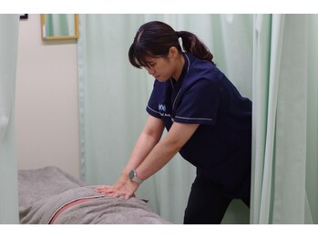 菊名かなで整骨院の写真/腰痛の原因を根本改善!伝統的な手技と最新機器両方を駆使し、お客様一人一人に合った施術をご提供☆