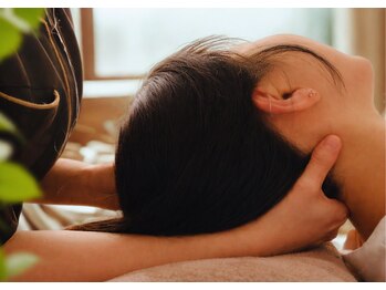 癒し処 ほのか 豊中店の写真/【駐車場完備】頑張る大人女性に。デスクワークやスマホで緊張した首肩を辛くなりすぎる前にお任せください