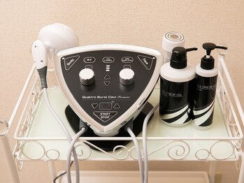 タカキ(TAKAKI)/キャビ、ラジオ波、EMSで艶肌