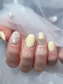 フラワーネイルです