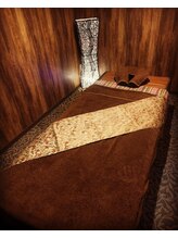 アジアンリラクゼーション ヴィラ 熊本中央店(asian relaxation villa)/癒しのため最小限の照明です