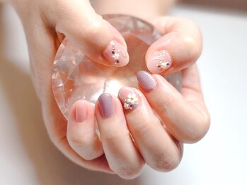 ラーシューシュ(la-chou-chou)/華やかネイルコース　¥7500