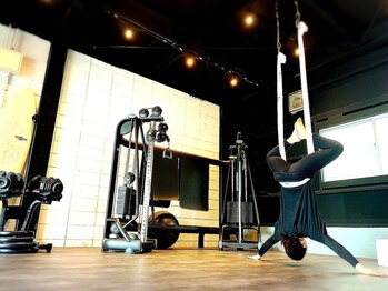 フィオーレ(FIORE)/エアリアルヨガ