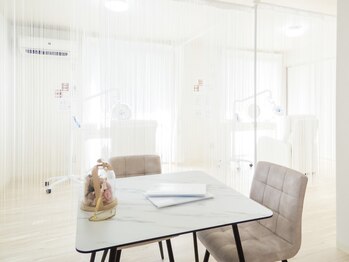 エンコロレ(encolore)/《気軽に来れる隠れ家サロン》