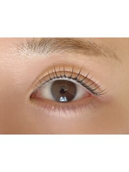 ナチュラル上品な目元にしたい