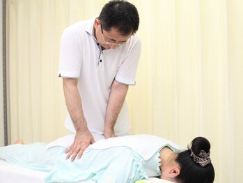 モンゴル式整体院 阿倍野店/施術風景