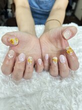 エスポワール(Espoir)/ひまわりネイルにシェルネイル