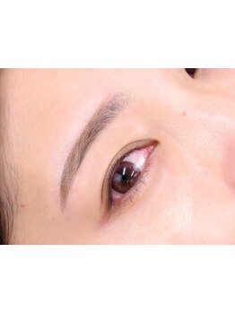 ナチュラル上品な目元にしたい