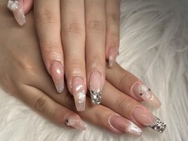 キラキラフレンチネイル