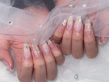 白チェックネイル