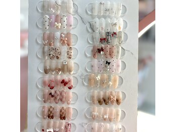 プリュネブランシュネイル(Prune Blanche Nail)/1月定額デザイン