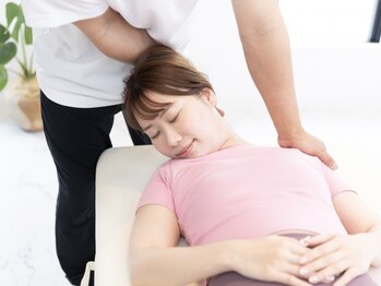 ライフタイムビューティー 江坂店(Life Time Beauty)の写真/【男女ともに歓迎!!】ストレッチ×もみほぐしを独自のアプローチ法で施術｜肩こり,PC疲れも1度で爽快★