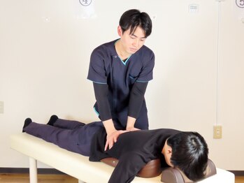 高根公団整体院の写真/姿勢の悪さや運動不足による腰痛に◎スマホ首にも◎本格的な整体施術で、お身体の歪みを調整し美姿勢へ！