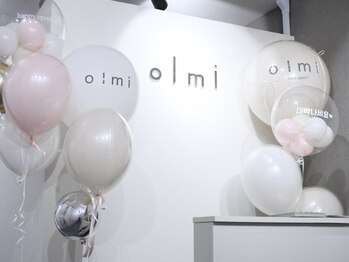 オルミ(olmi)の写真/≪駅チカ＊≫目の形やまつ毛の状態に合わせて、理想の目元に♪高技術×丁寧な施術で、モチの良さも抜群♪