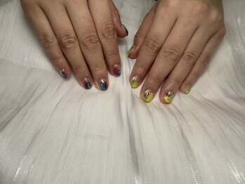 リノ(Lino)/カラフルネイル