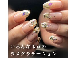 ラメ×ホロのグラデネイル¥6500