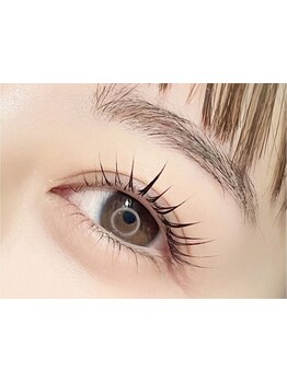 ナチュラル上品な目元にしたい