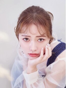 サロン ド クマ(salon de KUMA)の写真/&healthy・LED導入!!ちゅるんEYEパーマ韓国風アイドルまつ毛に♪同時に美眉スタイリングで時短美容が叶う★