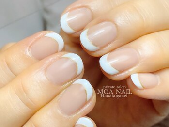 モア ネイル(MOA NAIL)/王道フレンチネイル