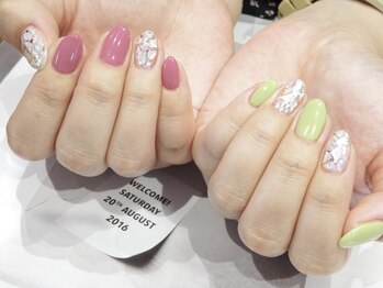 キャミ ネイル(CAMMY NAIL)/アシメネイル