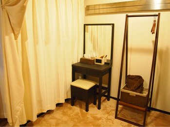 ロッコ(ROCCO)/ドレッサーでメイク直しを♪