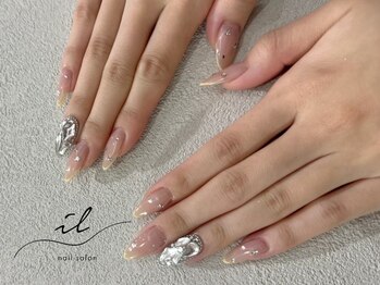 イル 神戸店/フレンチ×埋め尽くしネイル
