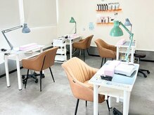 ヴィヴィ バイ セブンルックス(vivi by 7LOOKS)の雰囲気（個性あふれるカラフルなネイルブース♪好きなデザインを楽しめる）