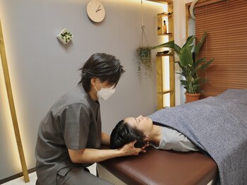 グレイ(GRAY)/新宿 肩こり 整体 小顔 腰痛 顔