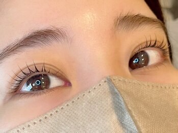 リロウ(lilou)/まつ毛　眉毛　アイラッシュ　