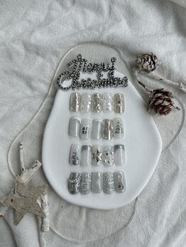 ロミー(Rommy)/ホワイトシルバーネイル