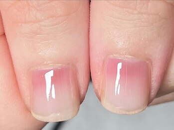 イッポ(ippo)の写真/【傷んだ爪・深爪・噛み爪でお悩みの方】お手元をキレイにしたい方は要必見!清潔感のあるお爪に♪