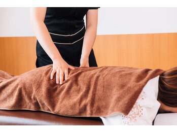 くまのみ整骨院 アリオ 鷲宮院/ 骨盤矯正/肩甲骨/猫背矯正