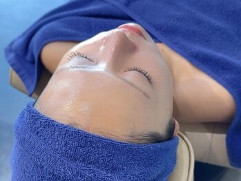 サロン ド クマ(salon de KUMA)の写真/【透明感に満ちた滑らかな潤い美肌へ】韓国風毛穴レス&透明感溢れる水光肌に♪毛穴,美白・シミにアプローチ