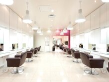 ヘアーアンドネイル ミヤ 本店(HAIR & NAIL MIYA)の雰囲気（美容室併設☆ネイルと一緒にヘアチェンジもお気軽に♪）